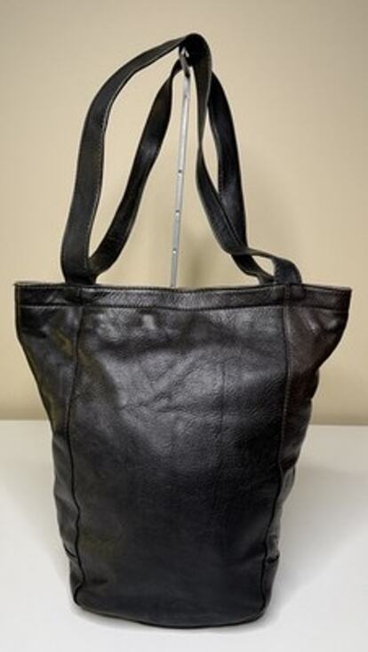 Naturally Yours Handbags - Vintage Naturally Yours Bucket Shoulder Bag Black Brown Leather Zip Dual Handles